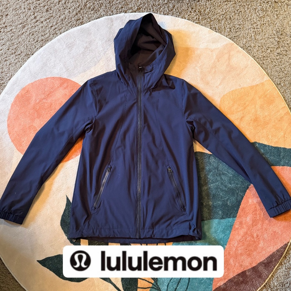 🌀 EUC Lulu Lemon sz 4